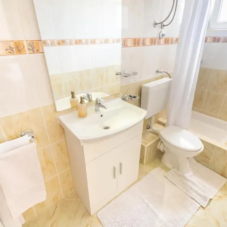 Apartments Katarine Zrinske Vodice Exterior photo