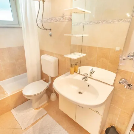 Apartments Katarine Zrinske Vodice Exterior photo